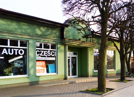 Sklep motoryzacyjny Atro - wejście